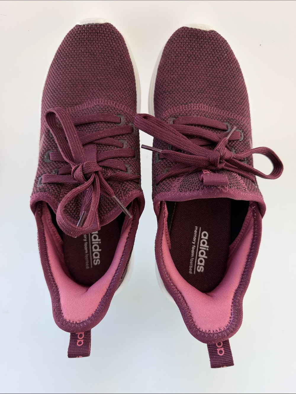 Adidas size 7 maroon cloud foam cushioned memory foam footbed. EUC